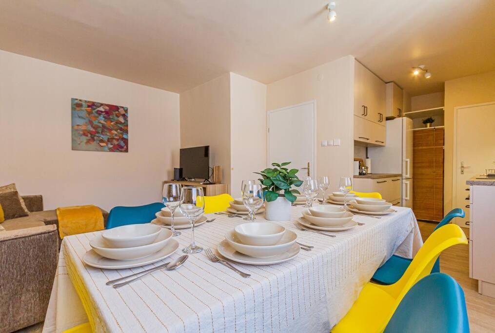 Roomy Apartment 80Sqm At City Center Free Parking Space, Ac & Balcony Boedapest Buitenkant foto