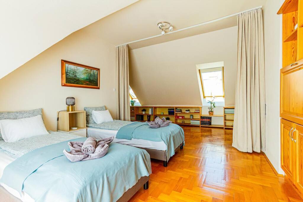 Roomy Apartment 80Sqm At City Center Free Parking Space, Ac & Balcony Boedapest Buitenkant foto