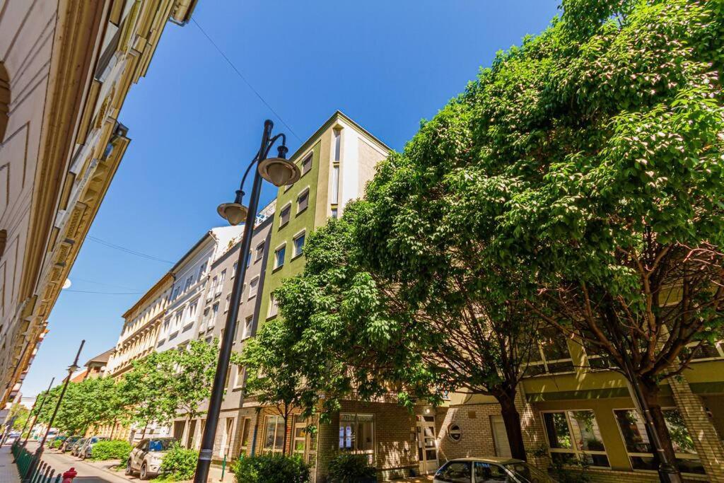 Roomy Apartment 80Sqm At City Center Free Parking Space, Ac & Balcony Boedapest Buitenkant foto