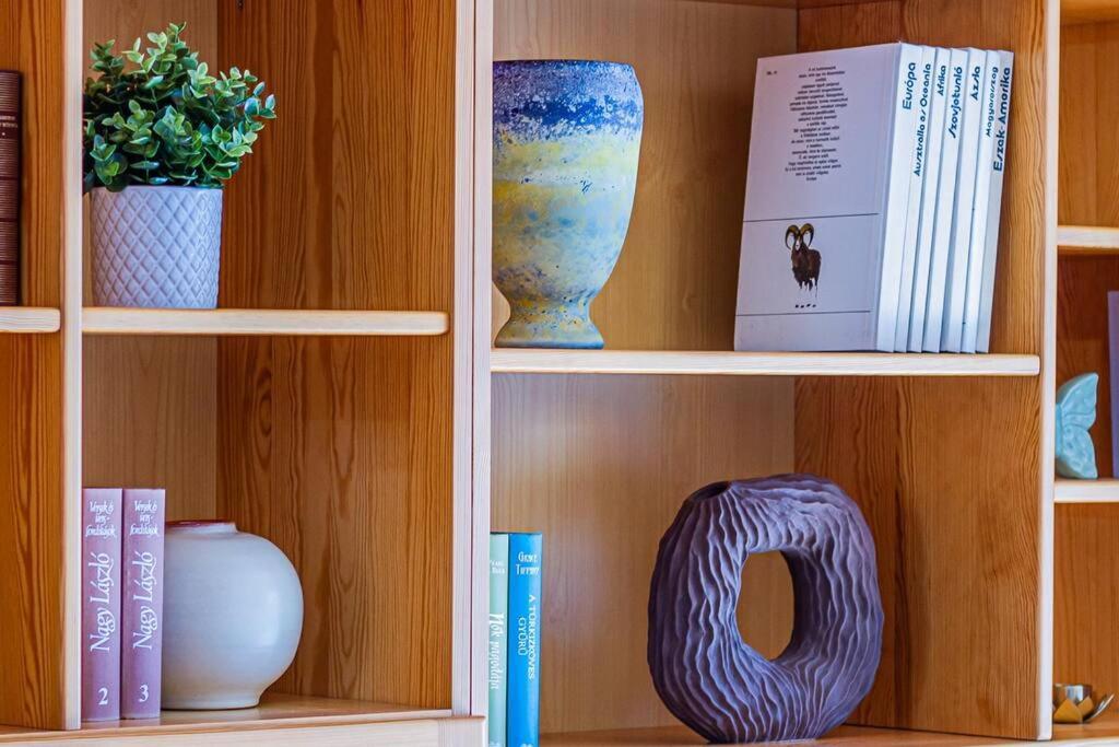 Roomy Apartment 80Sqm At City Center Free Parking Space, Ac & Balcony Boedapest Buitenkant foto