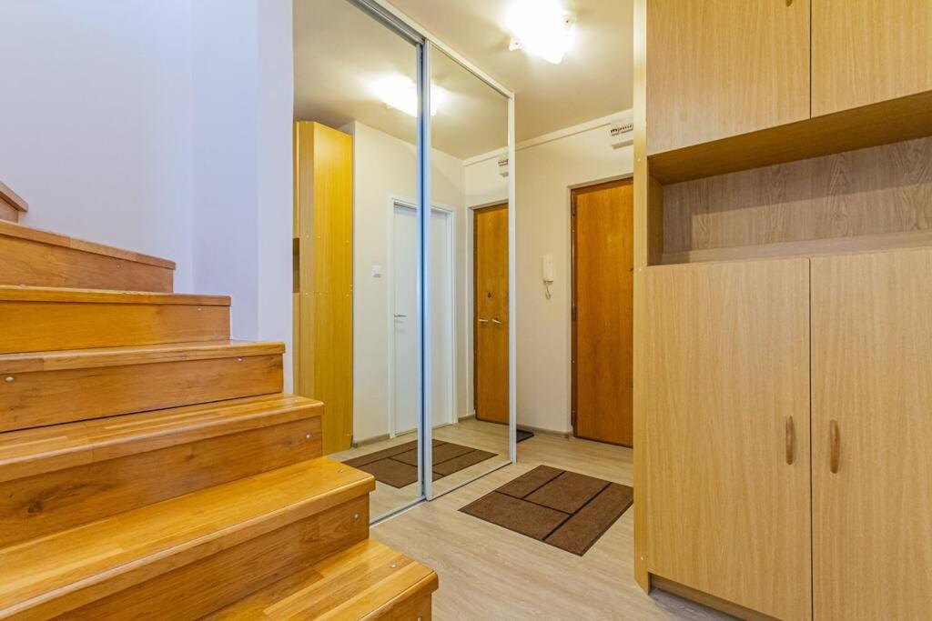 Roomy Apartment 80Sqm At City Center Free Parking Space, Ac & Balcony Boedapest Buitenkant foto