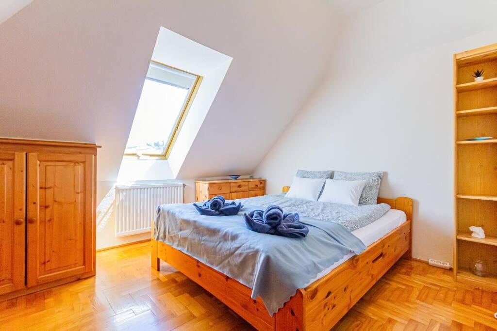 Roomy Apartment 80Sqm At City Center Free Parking Space, Ac & Balcony Boedapest Buitenkant foto