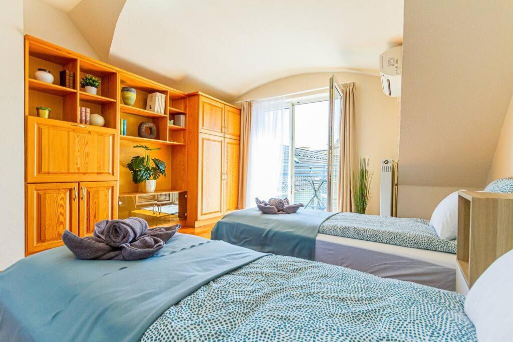 Roomy Apartment 80Sqm At City Center Free Parking Space, Ac & Balcony Boedapest Buitenkant foto