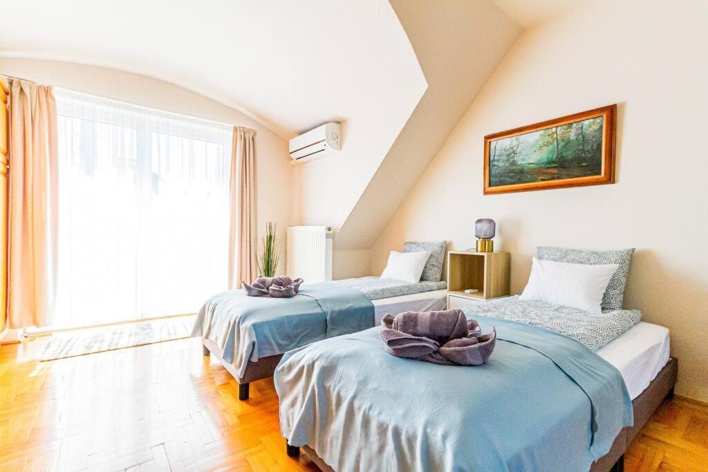 Roomy Apartment 80Sqm At City Center Free Parking Space, Ac & Balcony Boedapest Buitenkant foto